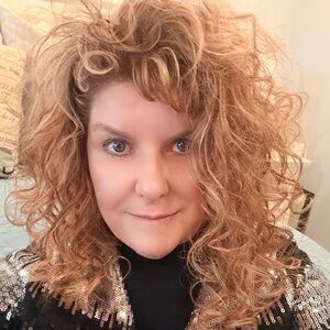 Meet your Posher, Juliann